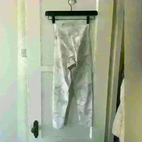 DYI White and Grey Marble Leggings Size XS - Picture 3 of 3